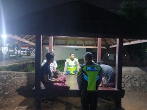 Patroli Dialogis Polsek Taliwang, Wujudkan Kamtibmas Kondusif di Kelurahan Menala