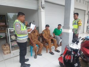 Polsek Seteluk Gelar Sosialisasi TPPO di Pasar Seteluk Tengah, Warga Diimbau Waspadai PMI Ilegal