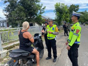 Operasi Keselamatan Hari Ke-5, Polres Sumbawa Barat Fokus Edukasi Pengendara Operasi Keselamatan Hari Ke-5, Polres Sumbawa Barat Fokus Edukasi Pengendara