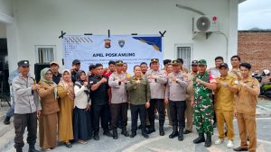 Sat Binmas Polres Sumbawa Barat Gelar Apel Poskamling di Desa Kokarlian, Perkuat Harkamtibmas 2026