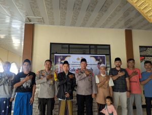 Polres Sumbawa Barat Salurkan Zakat Fitrah
