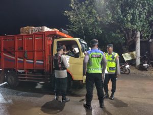KRYD Polsek Poto Tano Antisipasi 3C di Pelabuhan KRYD Polsek Poto Tano Antisipasi 3C di Pelabuhan