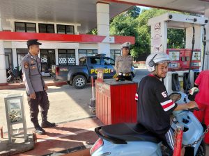 Polsek Maluk Laksanakan Monitoring Harga BBM Polsek Maluk Laksanakan Monitoring Harga BBM