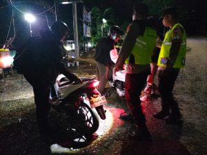 KRYD Polsek Taliwang Digelar, Ciptakan Situasi Aman dan Kondusif di Wilayah Hukum KSB KRYD Polsek Taliwang Digelar, Ciptakan Situasi Aman dan Kondusif di Wilayah Hukum KSB