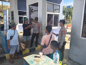 Polisi Gelar Patroli Dialogis di Pelabuhan Poto Tano, Imbau Penumpang Utamakan Keamanan