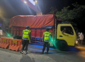 Polsek KPL Tano Gelar KRYD Di Pelabuhan Poto Tano, Antisipasi 3C Dan Gangguan Kamtibmas Polsek KPL Tano Gelar KRYD Di Pelabuhan Poto Tano, Antisipasi 3C Dan Gangguan Kamtibmas