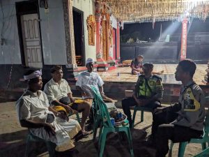 Patroli Dialogis Polsek Poto Tano, Warga Diajak Jaga Kamtibmas dan Waspada Kejahatan 3C Patroli Dialogis Polsek Poto Tano, Warga Diajak Jaga Kamtibmas dan Waspada Kejahatan 3C