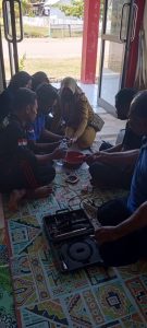 Damkarmat Sumbawa Barat Berhasil Lepaskan Cincin Warga Jereweh dalam Waktu Lima Menit Damkarmat Sumbawa Barat Berhasil Lepaskan Cincin Warga Jereweh dalam Waktu Lima Menit